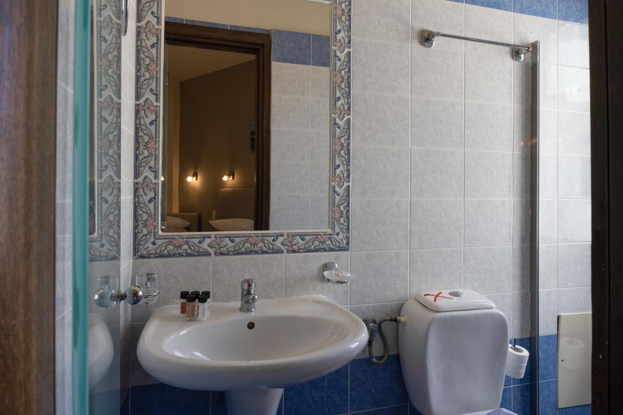 Areti Hotel Agia Galini  Room photo